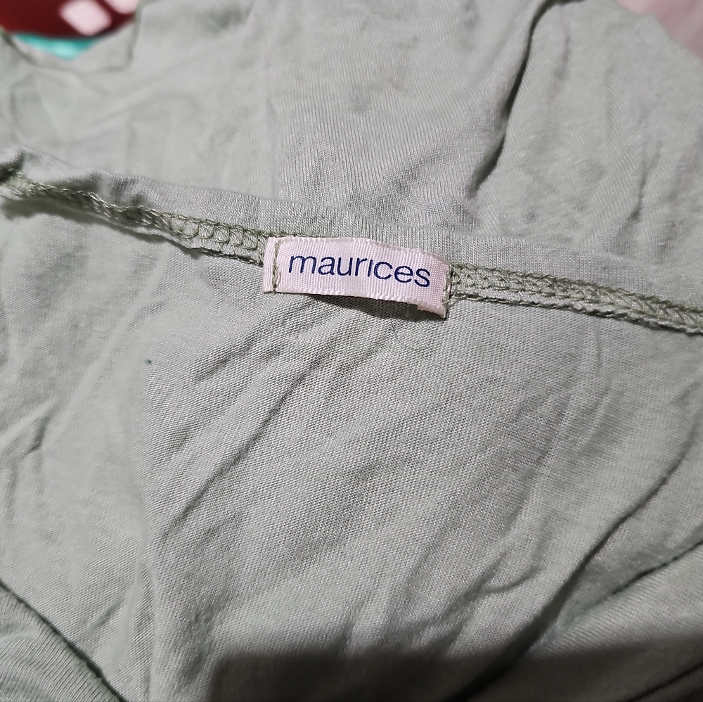 🌿 Maurices Sage Green Twist Front Top – Size Small 🌿 - Picture 2 of 3